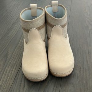 Size 7 Magnafied boots